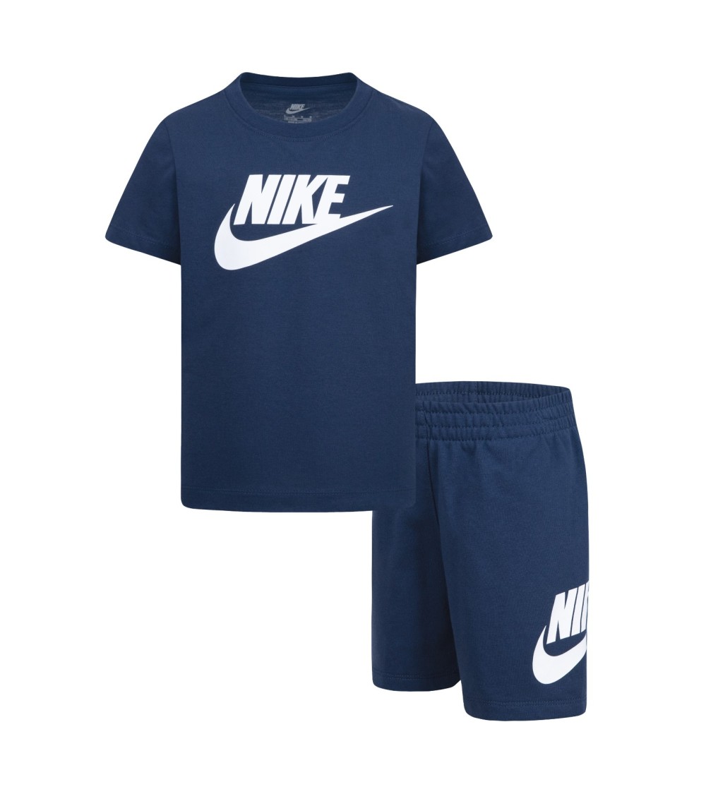 Nike ensemble t-shirt et shorts