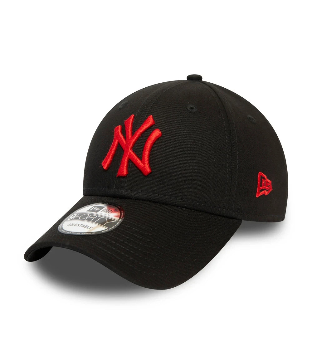 NEW ERA YORK YANKEES MLB LEAGUE ESSENTIAL BLACK RED 9FORTY ADJUSTABLE CAP - ONE-SIZE