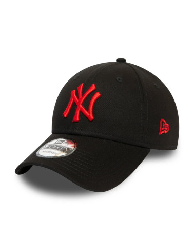 NEW ERA YORK YANKEES MLB LEAGUE ESSENTIAL BLACK RED 9FORTY ADJUSTABLE CAP - ONE-SIZE