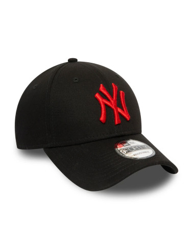 NEW ERA YORK YANKEES MLB LEAGUE ESSENTIAL BLACK RED 9FORTY ADJUSTABLE CAP - ONE-SIZE