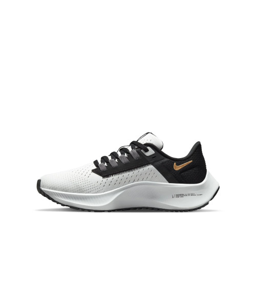 NIKE AIR ZOOM PEGASUS 38, SCARPE UNISEX-BAMBINI, BLACK/WHITE ANTHRACITE VOLT, 32 EU