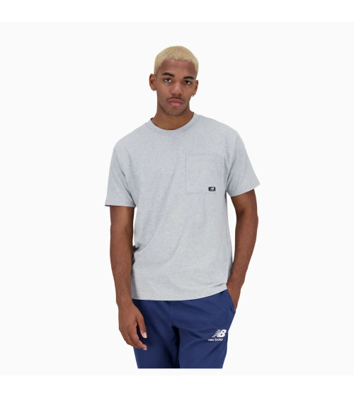 Camiseta New Balance Essentials Logo Apilado | Envío Gratis