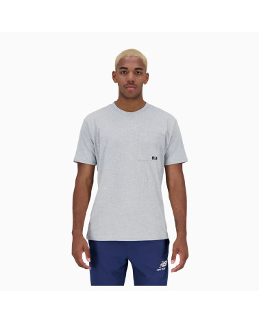 Camiseta New Balance Essentials Logo Apilado | Envío Gratis