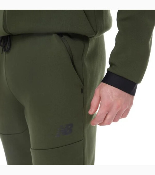 New Balance Sweatshirt pockets and drawstring