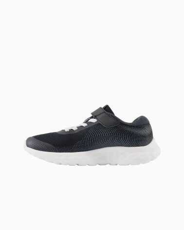 New Balance 520v8 running shoes with strap